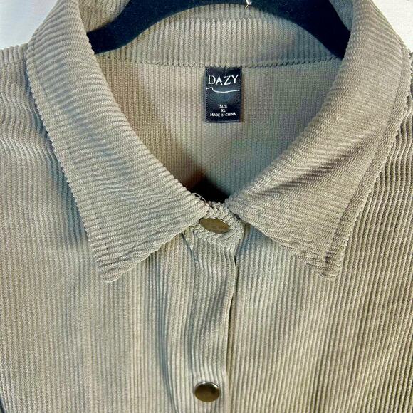 Oversized Corduroy Button Snaps Balloon Sleeves Earthy Minimalist Soft Sage XL - Picture 4 of 5